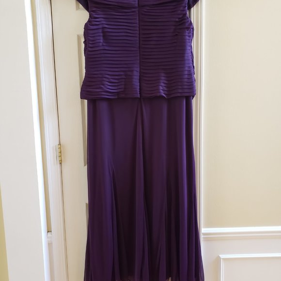 Alex Evenings Long Off Shoulder Ruched Bodice Fishtail Evening Gown Eggplant 18W - Picture 2 of 6